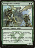 Centinelas guardiascama | Scaleguard Sentinels — Dragons of Tarkir #201